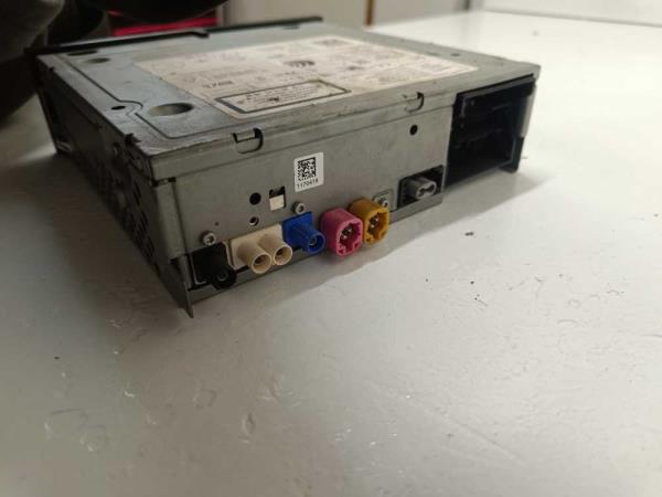 RADIO/NAVI VW/SKODA 5Q0035874B - Vue 3